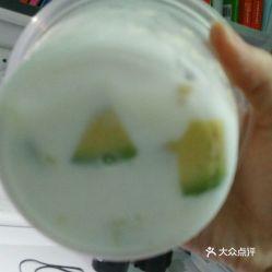 吃哈密瓜打电话,通话愉悦无限